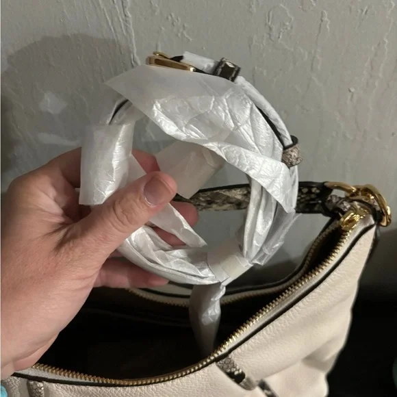 Michael Kors Bag with Snakeskin Accents and matching wallet - Picture 6 of 10